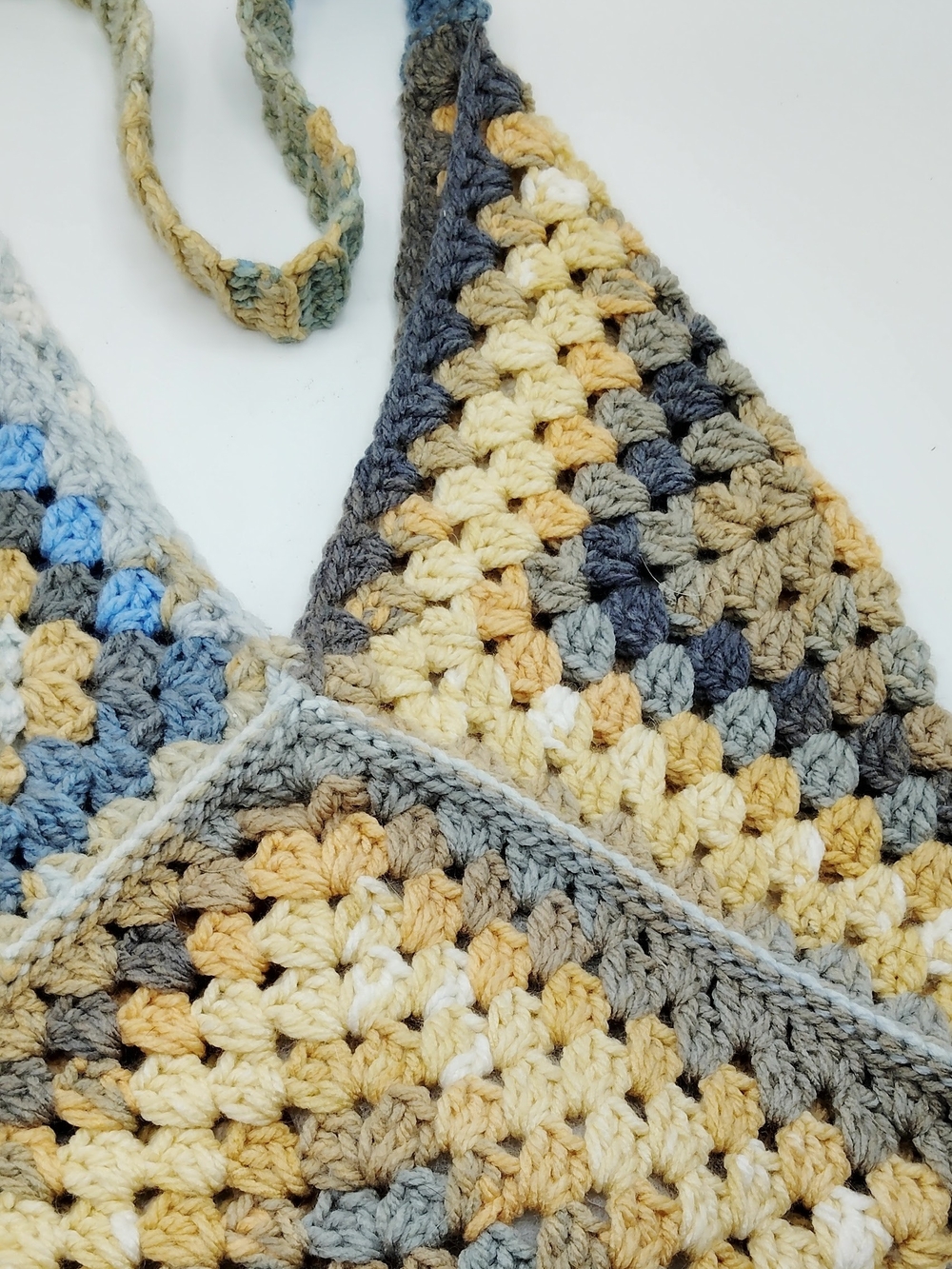 Handmade Crochet Triangle Shoulder Bag in Multicolor Earth Tone - Picture 4 of 6